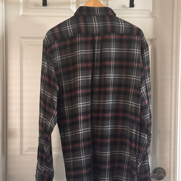 Izod Men's Grey, Black & Red Long-sleeve Cotton Flannel Button-down Shirt, XL - Picture 2 of 3